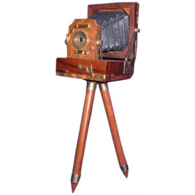 Фотоаппарат высота 34см, ширина 10,5см