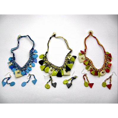 Ожерелье с камнями