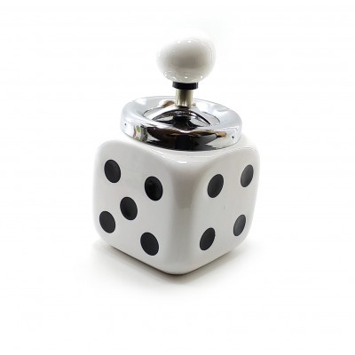 Пепельница с крышкой керамическая Игральная кость  белая (13х10х10 см)