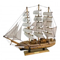 Модель парусника (43х49х8 см)