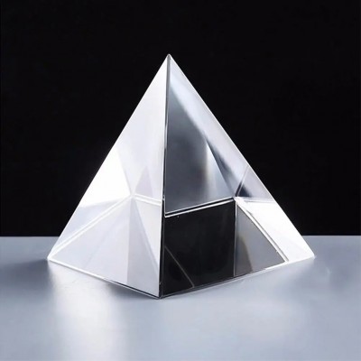 Пирамида хрустальная (9х9х9 см) Пирамида хрустальная (9х9х9 см)