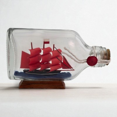 Модель парусника в бутылке (13 x 8 x 3 см)