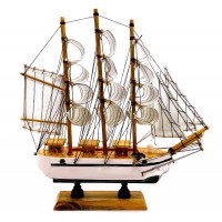 Модель парусника на подставке (24)(24,5х24х6 см)G