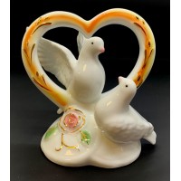 Статуэтка Голуби с сердцем фарфор (11х11х7 см)A