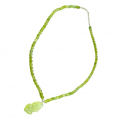 Ожерелье нефритовое с кулоном  Дракон (30 см)