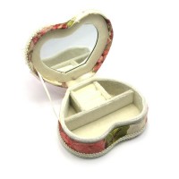 Шкатулка для украшений с зеркальцем Сердечко (13х10,5х6 см) Шкатулка для украшений с зеркальцем Сердечко (13х10,5х6 см)