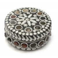 Шкатулка металическая с камнями(d-11.5 см h-5 см) Шкатулка металическая с камнями(d-11.5 см h-5 см)