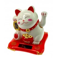 Кошка Манэки-нэко на солнечной батарее (10,5х10х9см)