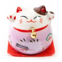 Кошка Манэки-нэко фиолетовая (5х5х5 см)