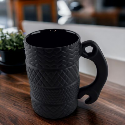 Чашка керамическая Шины с гаечным ключом (12,5х12х8 см) Чашка керамическая Шины с гаечным ключом (12,5х12х8 см)