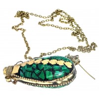 Аромакулон бронзовый инкрустирован малахитом и латунью (5,5х4,5х2 см) Аромакулон бронзовый инкрустирован малахитом и латунью (5,5х4,5х2 см)