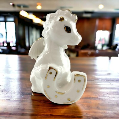 Дракон с подковой ( 8,6х 7.5х 4,8 см)