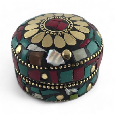 Шкатулка металлическая с  бирюзой и кораллами и перламутром ( h-3,2; d-4,7 см)