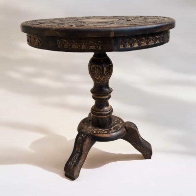 Резной стол из мангового дерева ( 46,5 х44,5 х6,5 см)