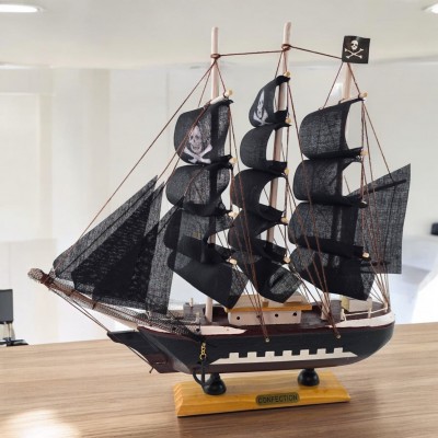 Модель парусника Черная Жемчужина (30,5х32х6,2 см) Модель парусника Черная Жемчужина (30,5х32х6,2 см)