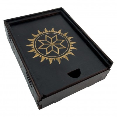 Шкатулка для рун и оберегов  Алатырь (14х10.5х4см), деревянная покрыта темной эмалью.