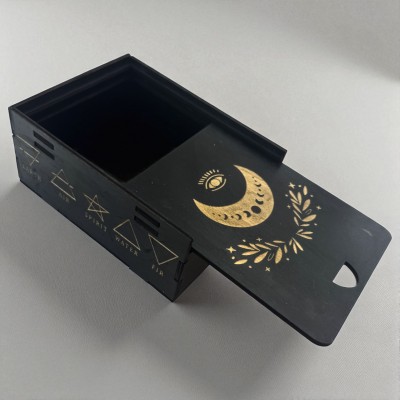 Шкатулка для викканских рун и карт Таро  Шкатулка Провидения (16х12х7см), деревянная покрыта темно