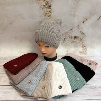 Шапка жіноча На флісі. Розмір 56-58 Шапка жіноча На флісі. Розмір 56-58