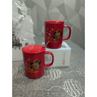 Керамическая чашка с крышкой  (350мл) Новогодняя