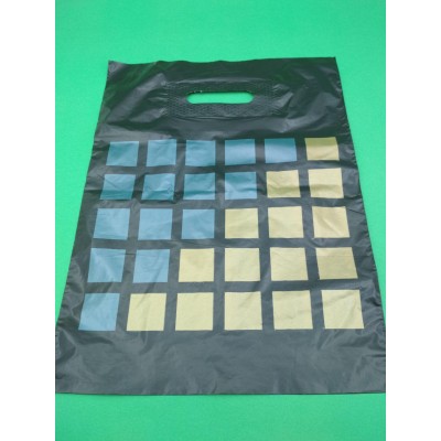 Пакет с прорезной ручкой (30*40) ДВУХЦВЕТНЫЕ КВАДРАТЫ маленький (50 шт)