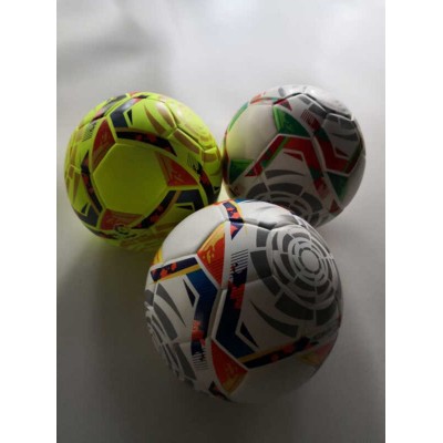 М`яч футбольний C 64625 (30) 3 види, вага 420 грам, матеріал PU, балон гумовий, клеєний, (поставляється накачаним на 90), ВИДАЄТЬСЯ ТІЛЬКИ МІКС ВИДІВ