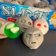 Игрушка антистресс Череп Гуманоида с червями (белая с красным)