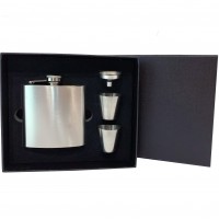 Подарочный набор с фляжкой 177 мл и рюмками 30 мл BOX-6 Подарочный набор с фляжкой 177 мл и рюмками 30 мл BOX-6