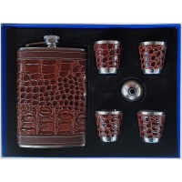 Подарочный набор фляга 9 унций + 4 рюмки по 30 мл + воронка TZ-51-4 Подарочный набор фляга 9 унций + 4 рюмки по 30 мл + воронка TZ-51-4