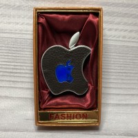 Зажигалка в подарочной упаковке Apple (Обычное пламя) мигающая D24