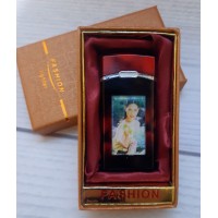 Зажигалка в подарочной коробке Девушка (Турбо пламя, мигающая, музыкальная) FASHION D95-5