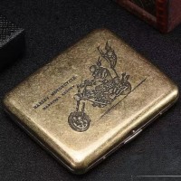 Металлический портсигар в винтажном стиле с гравировкой байкера HL-702-3 / 7023-3-1