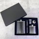 Подарочный набор с флягами и аксессуарами (чёрный, эко-кожа) TZ-60 Подарочный набор с флягами и аксессуарами (чёрный, эко-кожа) TZ-60