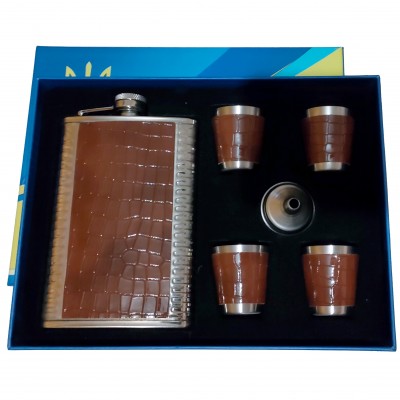 Подарочный набор фляга 9oz с рюмками в кожзаме (коричневый) TZ-45
