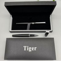 Подарочная ручка Tiger в футляре (черно-серебристая) RP-382