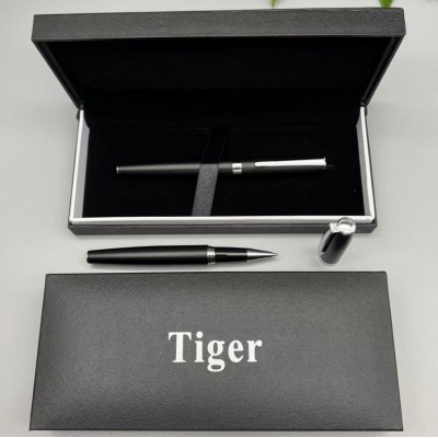 Подарочная ручка Tiger в футляре (черно-серебристая) RP-382
