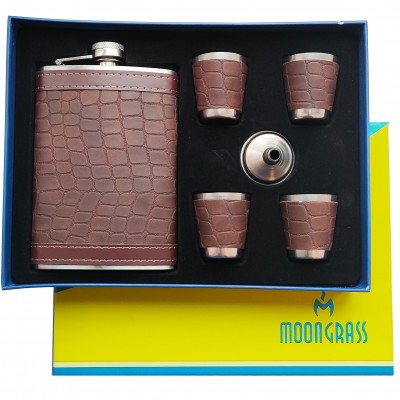 Подарочный набор фляга 9 унций + 4 рюмки по 30 мл + воронка TZ-51-3 Подарочный набор фляга 9 унций + 4 рюмки по 30 мл + воронка TZ-51-3