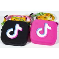 Сумочка силиконовая с длинной ручкой 12 х 12см Unison (811-8-н)