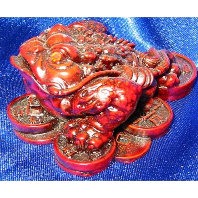 Жаба на монетах каменная крошка коричневая (7х6х3,5 см) код 2308