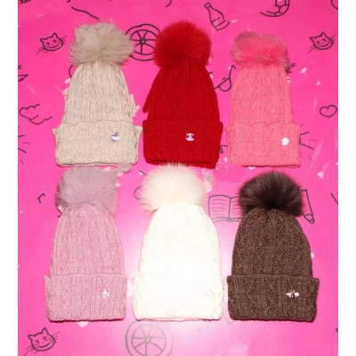 Шапка для девочки Меховой бубон (акрил, подкладка флис), Артикул: 0218 Шапка для девочки Меховой бубон (акрил, подкладка флис), Артикул: 0218