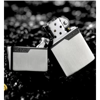 Бензиновая зажигалка 'ZORRO ULTIMATE JUSTICE' серебристо-черная HL-296