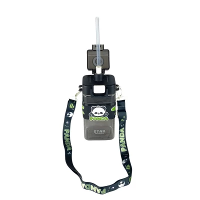 Бутылка для воды 650мл с трубочкой, на веревке Панда (95508)