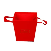 Коробка декоративная для цветов 14,5 x 11 x 15см Красный Unison (W3242) Коробка декоративная для цветов 14,5 x 11 x 15см Красный Unison (W3242)