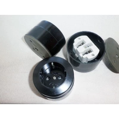 Розетка ФК круглая РА16-У22 с заземлением черная Житомир Розетка ФК круглая РА16-У22 с заземлением черная Житомир