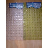 Противоскользящий коврик в ванную на присосках 69х35см