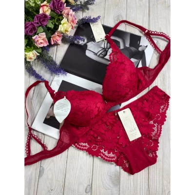 Комплект нижнего белья на гелевом пушапе В 1010