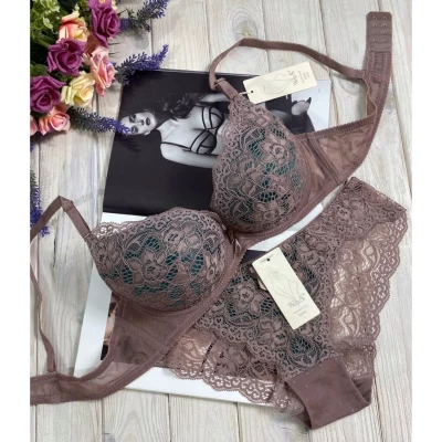 Комплект нижнего белья на поролоне В 997