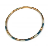 Браслет медный с бело-голубыми костяными вставками  (d-7 см, ширина 4 мм)