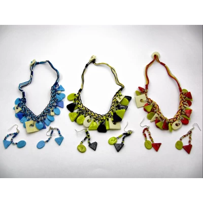 Ожерелье с камнями Ожерелье с камнями