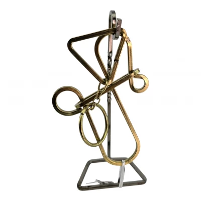 Головоломка «сними кольцо» из металлической проволоки (18 × 8 см)