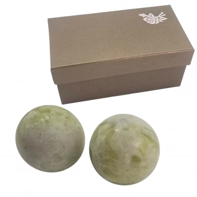 Шары массажные нефритовые в футляре (d-4,2 см)